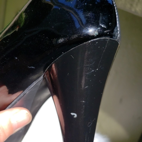 Kenneth Cole Reaction Pumps black patent 6 - Picture 5 of 7